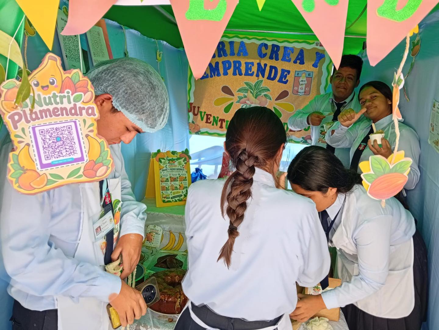 📍Contumazá | Orgullo de nuestro distrito de Chilete, estudiantes de la institución educativa Gran Guzmango Cápac - Chilete, asesorados por su docente David Leonardo Llapo Lescano. Alcanzaron el PRIMER PUESTO - Categoría B, en la Feria Nacional CREA Y EMPRENDE - Etapa UGEL, evento que se dió a cabo en la plaza de armas de la provincia de Contumazá, Felicidades. 📍Contumazá | Orgullo de nuestro distrito de Chilete, estudiantes de la institución educativa Gran Guzmango Cápac - Chilete, asesorados por su docente David Leonardo Llapo Lescano. Alcanzaron el PRIMER PUESTO - Categoría B, en la Feria Nacional CREA Y EMPRENDE - Etapa UGEL, evento que se dió a cabo en la plaza de armas de la provincia de Contumazá, Felicidades.