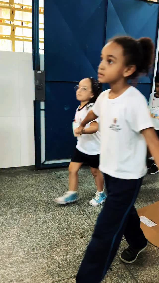 🎒✨ Modo férias: ATIVADO! 🌞😎
Depois de um ano inteiro de aprendizados, encontros, desafios e muitas conquistas, é hora de desacelerar.
Nas escolas da Rede Municipal de Educação, mais de 1 milhão de estudantes — entre bebês, crianças, jovens e adultos — e também os professores entram oficialmente no clima das férias. 💙📚👩🏫👨🏫
Cada sala de aula, pátio e CEU guarda histórias que fizeram 2025 inesquecível.
Agora é tempo de descanso, cuidado, brincadeira e de recarregar as energias para o próximo ano. 🌈✨
Boas férias! 💫🏖️
#ModoFérias #EducaçãoMunicipal #BoasFérias #RedeMunicipal #Professores EscolaÉLugarDeVida