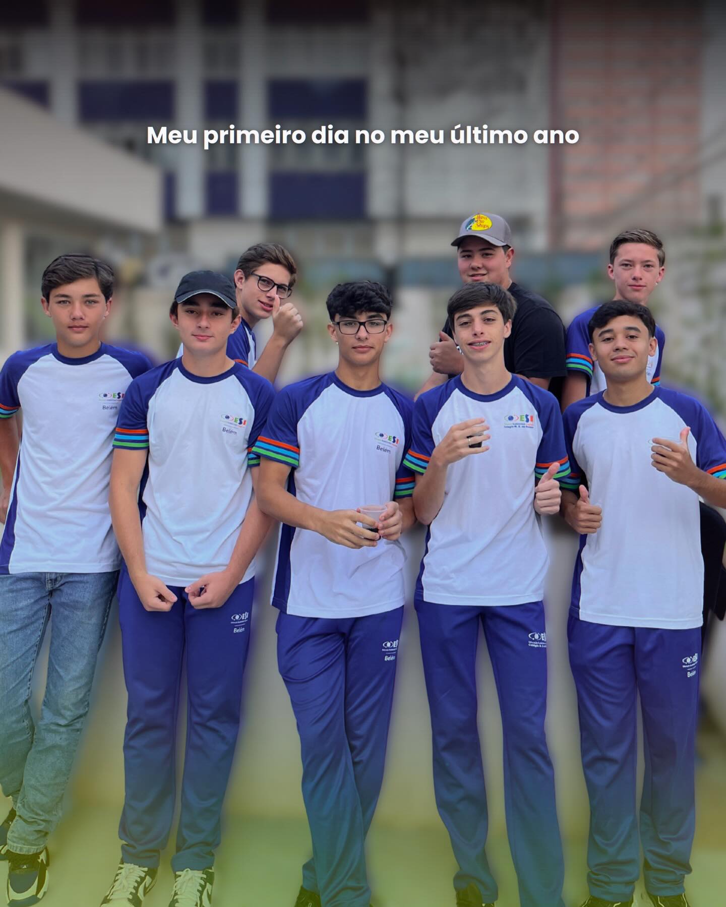 Meu primeiro dia no meu último ano.
Entre expectativas, sonhos e aquele friozinho na barriga, começa o capítulo final de uma história cheia de memórias. Que seja um ano de conquistas e momentos que fiquem pra vida inteira. 🩵📝