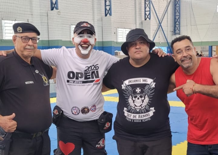 “OPEN JIU-JITSU EMBU-GUAÇU
Parabéns, professor @micaelhonorato, pela organização do evento! 👏🏻 A todos os professores que ajudaram a semear o Jiu-Jitsu em Embu-Guaçu e região, meu agradecimento! @josenirbjj @claudinei_personal @fabio_rodrigues1976
Parabéns a todos os atletas, familiares e amigos pela participação! 🎉
É o terceiro ano consecutivo e que venha o próximo! 🥋
Gratidão, @rayrongracie, pela sua presença e pelo trabalho em prol da família do Jiu-Jitsu! 🙏”
#jiujitsu #constantinojiujitsu #gratidão