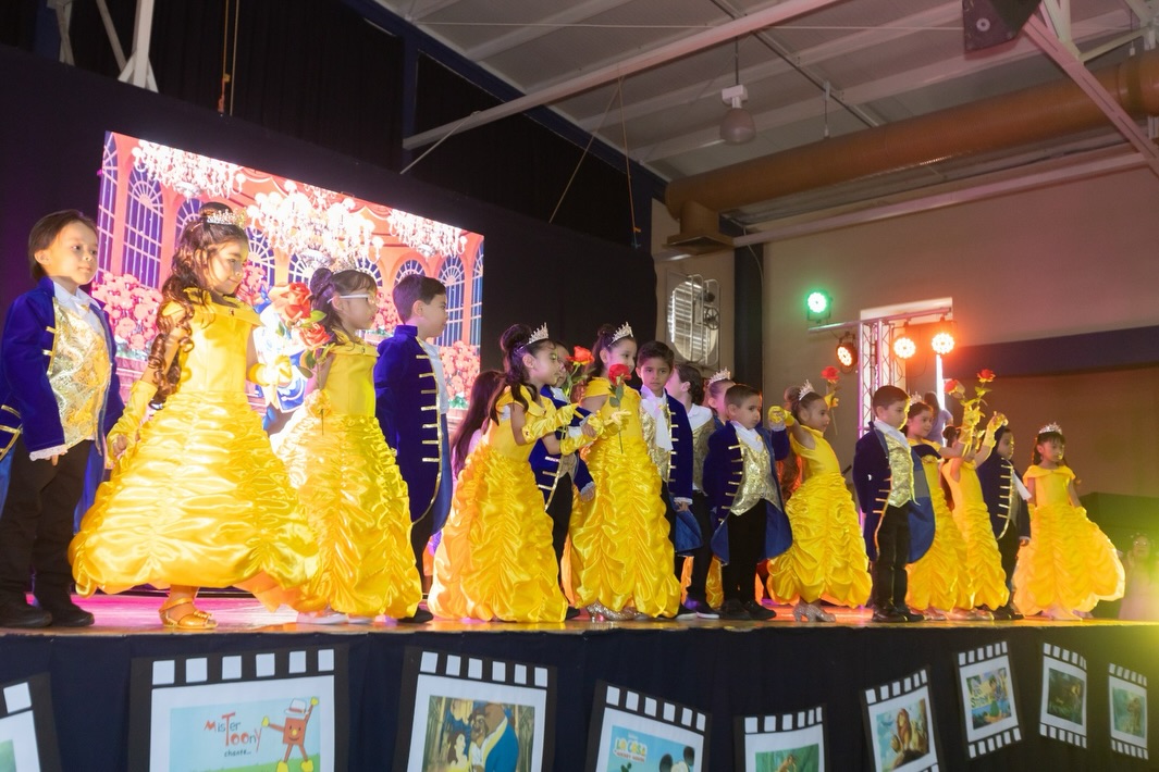 La magia de Disney llegó a nuestro escenario y cada uno de nuestros artistas lució increíble en un festival lleno de alegría, colores y mucho amor a Papá y Mamá🤩💙
Los más pequeñitos nunca dejan de sorprendernos, les compartimos momentos hermosos del festival “Magical Disney” de #Preescolar 2026🥰
#SomosFélix #Festival #EducandoEnValores #ColegioBilingüe