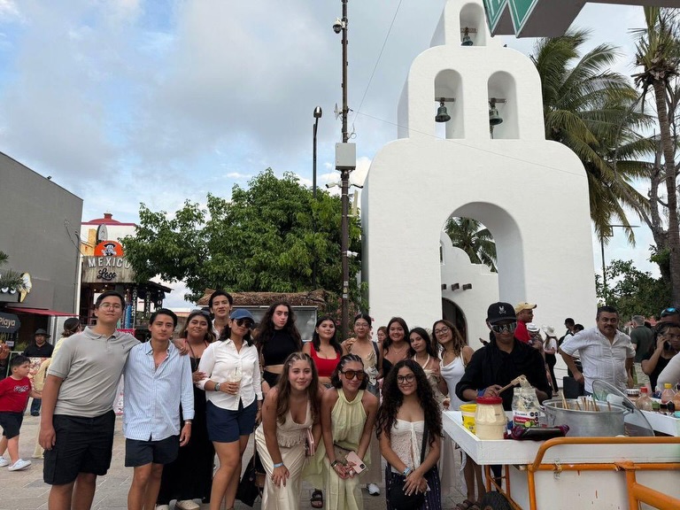 Viaje fin de cursos Graduados Prepa 2026 💙🤩 🎓
#Cancún #Prepa #SomosFélix #Graduados #Viaje
