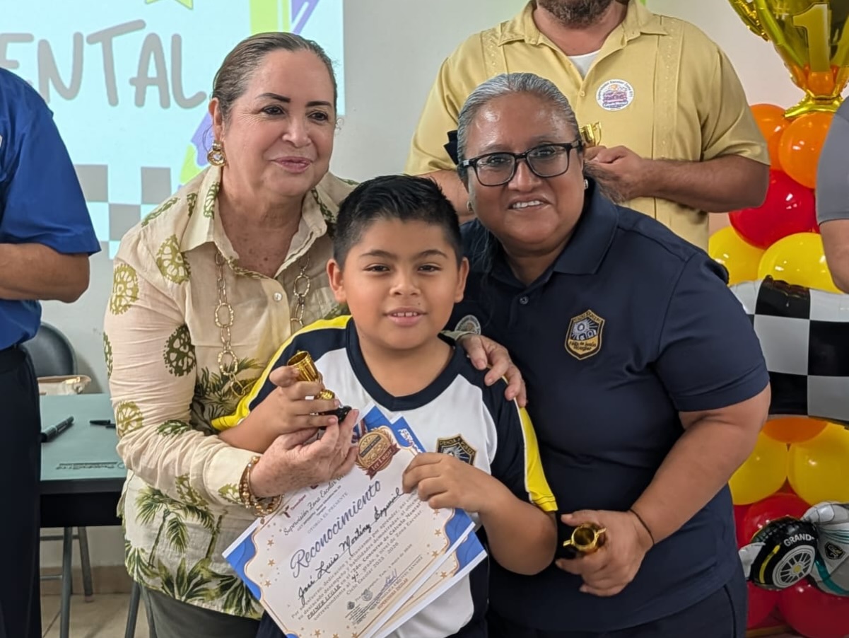 Felicitamos a nuestros alumnos de Primaria que asistieron al Concurso de Cálculo Mental de la Zona Escolar 071🤩👏🏻
El evento se realizó los días 20 y 21 de mayo de 2026, los resultados fueron los siguientes:
1ER GRADO
DANIEL ALONSO HERNÁNDEZ UREÑA – 1er lugar🥇
JOSÉ ALBERTO MELÉNDEZ ESTALA – 2º lugar🥈
ANA VICTORIA ALVARADO JASSO
2DO GRADO
ALAN ERNESTO MÉNDEZ ÁLVAREZ – 1er lugar🥇
JOSÉ FRANCISCO VARGAS GUEVARA - 2º lugar🥈
EMMA FLORES TAPIA
3ER GRADO
ABEL OCTAVIO GONZÁLEZ GONZÁLEZ - 1er lugar🥇
RAFAEL LOYA CEPEDA – 1er lugar🥇
GONZÁLO SEPTIÉN GUEVARA
4TO GRADO
JOSÉ LUIS MARTÍNEZ ESQUIVEL – 1er lugar🥇
ERNESTO JASSO NÁRVAEZ – 1er lugar🥇
NICOLÁS CONTRERAS CARMONA
5TO GRADO
EMILIO NAHUM ÁLVAREZ SALAZAR – 1er lugar🥇
LEONARDO MIGUEL SÁNCHEZ LEÓN – 3er lugar🥉
RUBÉN ADRIÁN CELESTINO SÁNCHEZ
6TO GRADO
ROBERTO XAVIER POLANCO GALVÁN – 1er lugar🥇
RODRIGO SALDÍVAR SALAZAR
PEDRO RAMÍREZ CASTILLO
¡Enhorabuena chicos!🥳 que sigan los éxitos
#Primaria #CalculoMental #Concurso #EducandoEnValores