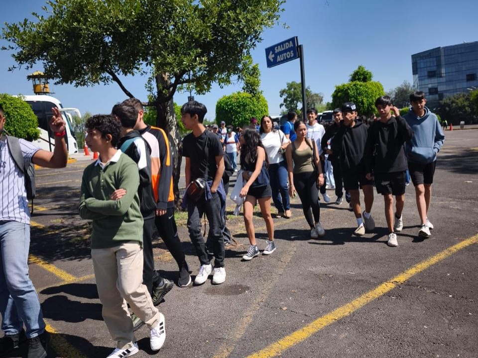 Viaje de estudios tercero de secundaria 2026🤩
Compartimos momentos de nuestros jóvenes del viaje “Conociendo México” en cierre de año escolar, los chicos se fueron de road trip y visitaron Real del Monte, Prismas Basálticos y en CDMX entre otras paradas Six Flags, todos juntos crean grandes memorias✨
#Secundaria #Viaje #ConociendoMéxico