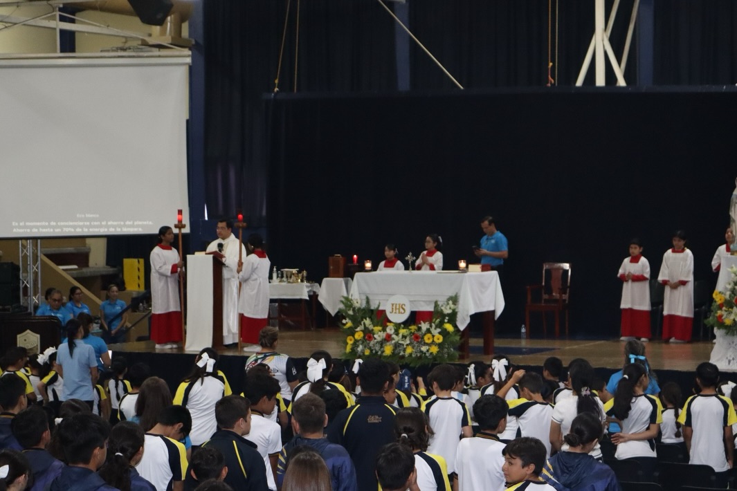 Celebramos la Solemnidad del Corpus Christi. Damos Gloria a Cristo presente en la Eucaristía🙏🏻