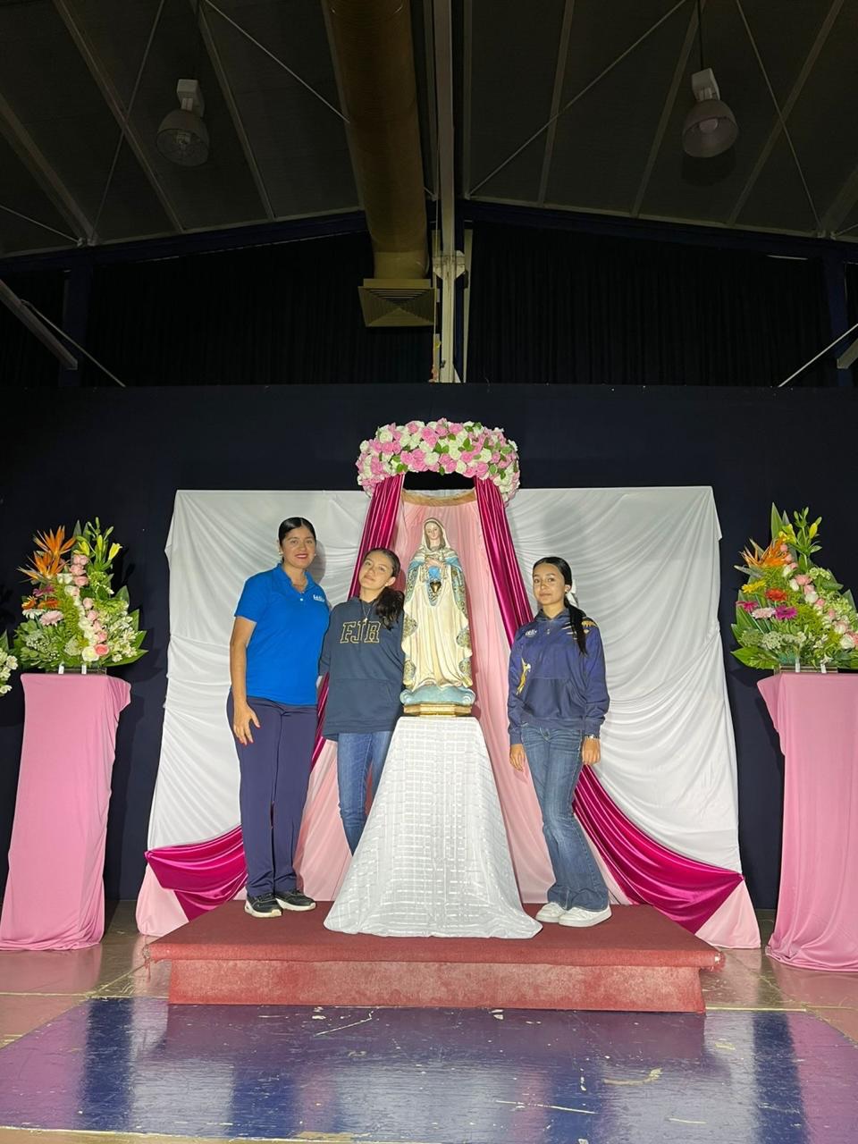 Compartimos momentos de la Coronación de Nuestra Virgen de la Encarnación en las diferentes secciones✨
#ColegioCatólico #CoronaciónDeLaVirgen #SomosFélix