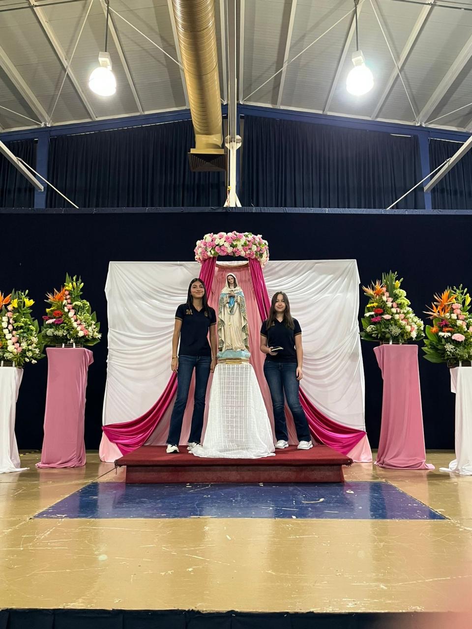 Compartimos momentos de la Coronación de Nuestra Virgen de la Encarnación en las diferentes secciones✨
#ColegioCatólico #CoronaciónDeLaVirgen #SomosFélix