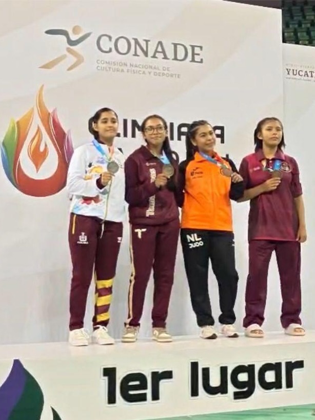 Alberto y Cristina Zamora Moctezuma, grandes promesas del judo nacional🥋🤩
En el mes de mayo se llevó a cabo la Olimpiada Nacional CONADE 2026 en la ciudad de Mérida, Yucatán, en la cual Cristina se coronó campeona nacional🥇 tras imponerse a las representantes de Colima, Monterrey, Ciudad de México, Querétaro y Oaxaca. Con técnica, disciplina y determinación nuestra estudiante de secundaria levantó muy orgullosa El Oro👏🏻
Por su parte, Alberto en la categoría de Cadetes Sub-18 división 66kg obtuvo la presea de plata🥈 tras importantes victorias frente a competidores de Baja California, Campeche y Chiapas y en la final se enfrentó al representante de Chihuahua.
Felicitamos a Cristina y Alberto, además de a su familia y su entrenador Eduardo Araujo por el alto nivel de disciplina en judo que han alcanzado ambos atletas🥳 Alumnos y jóvenes responsables, familiares y llenos de valores son #orgulloFélix✨
#FomentandoElDeporte #Secundaria #Prepa #Competencia