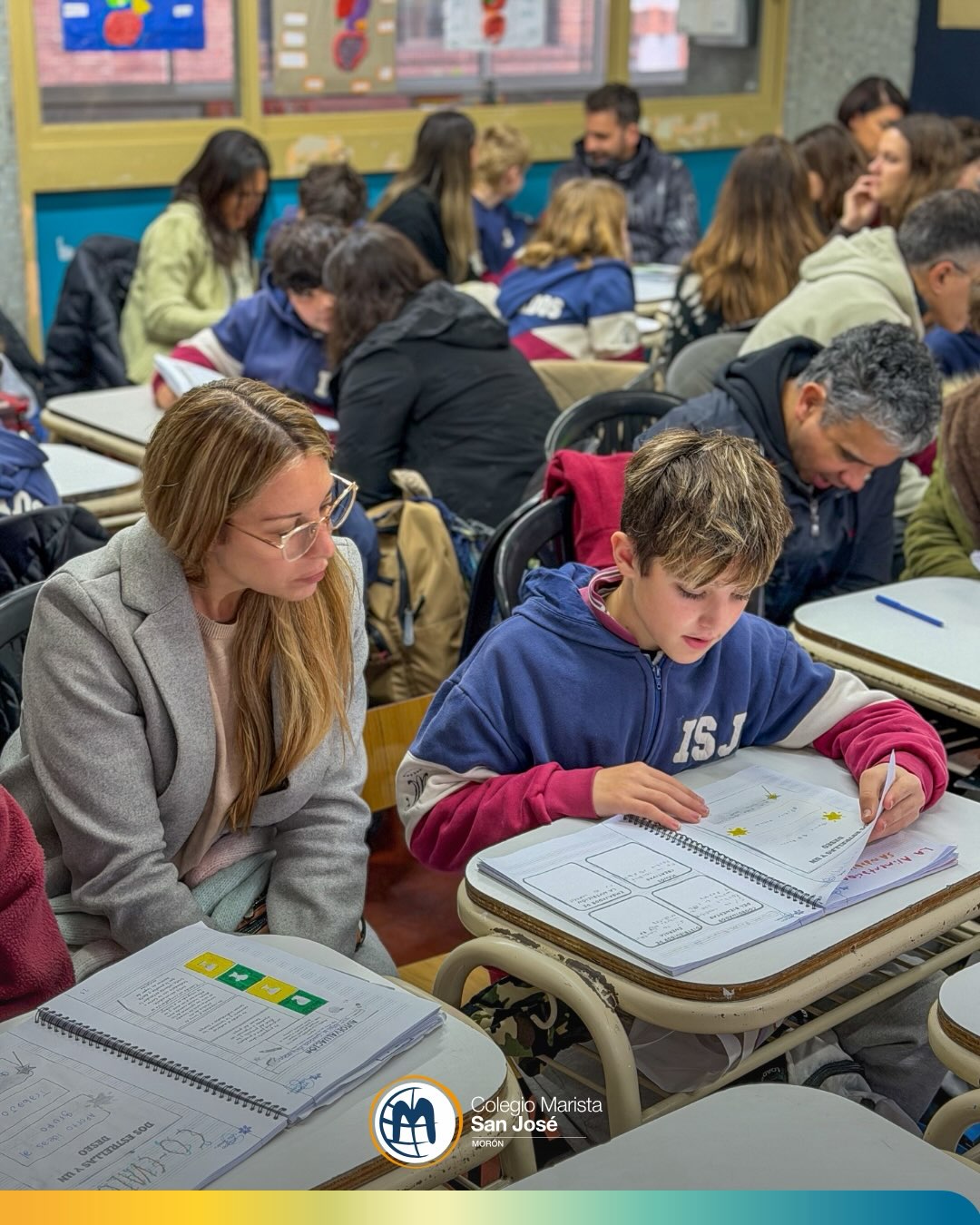 ✨Nivel Primario✨Compartimos una nueva Celebración de Aprendizaje junto a las familias de 6º grado.Durante este encuentro, los estudiantes presentaron todo lo trabajado sobre el cuerpo humano y el sistema digestivo, compartiendo con entusiasmo los conocimientos y experiencias construidos en el aula. Fue una valiosa oportunidad para mostrar sus aprendizajes, responder preguntas y convertirse en verdaderos protagonistas de este recorrido.La jornada culminó con un desayuno compartido, un momento de encuentro y cercanía para celebrar juntos el esfuerzo, el crecimiento y la alegría de aprender.Gracias a las familias por acompañarnos y ser parte de este camino educativo.#colegiosanjose #somosmaristas