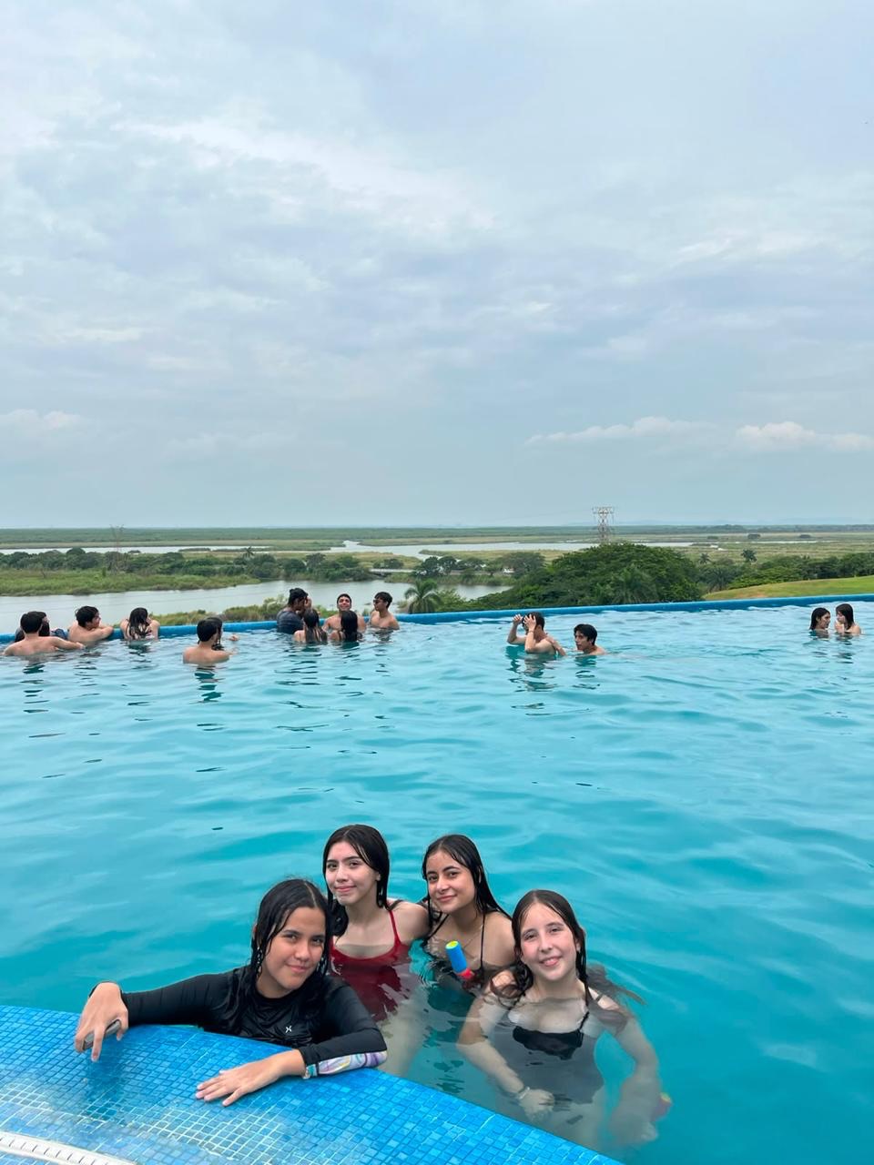 Bienvenida Prepa 2026🤩
Les deseamos un año lleno de éxitos, crecimiento y buenos momentos!
#Prepa #Bienvenida #SomosFélix