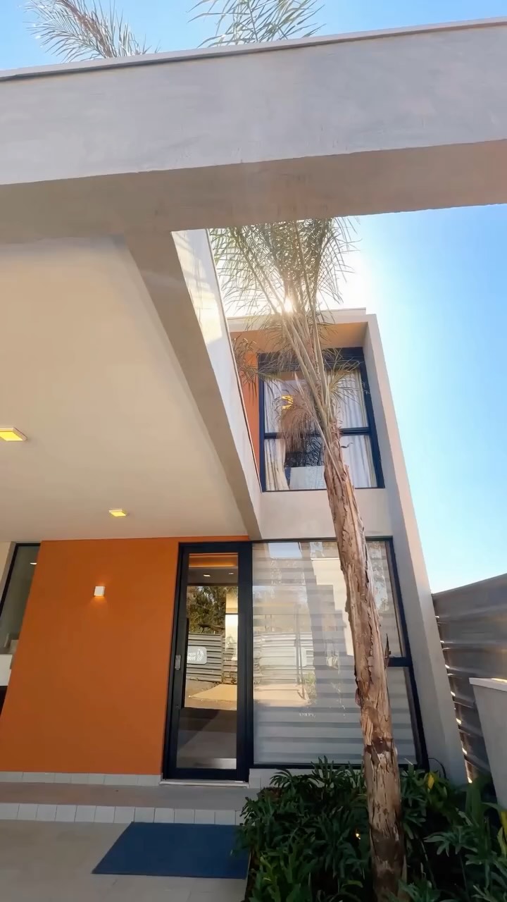 Breve lançamento | Casa Pietra — Autenticidade LapidadaAssim como a pedra revela sua forma através da lapidação, a arquitetura autoral ganha identidade a partir de escolhas precisas.Arquitetura: @cornettaarquitetura Design de Interiores: @sandraerobertabergo Paisagismo: @weve.studio Breve lançamento | Casa Pietra — Autenticidade LapidadaAssim como a pedra revela sua forma através da lapidação, a arquitetura autoral ganha identidade a partir de escolhas precisas.Arquitetura: @cornettaarquitetura Design de Interiores: @sandraerobertabergo Paisagismo: @weve.studio